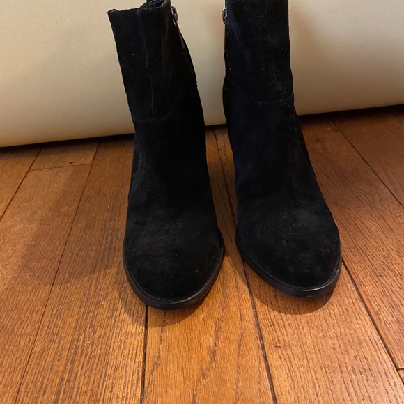 BLACK SUEDE ANKLE BOOTS BY IVANKA - Picture 3 of 4
